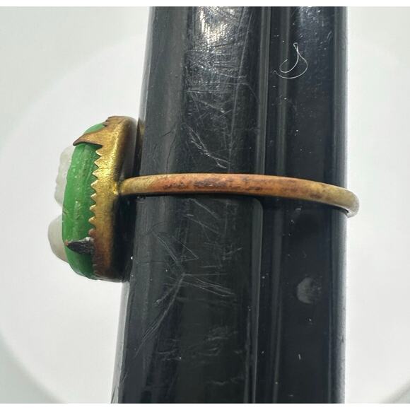 Czechoslovakia antique Art Deco gold tone brass green milk glass cameo ring 3.75 - Picture 7 of 10